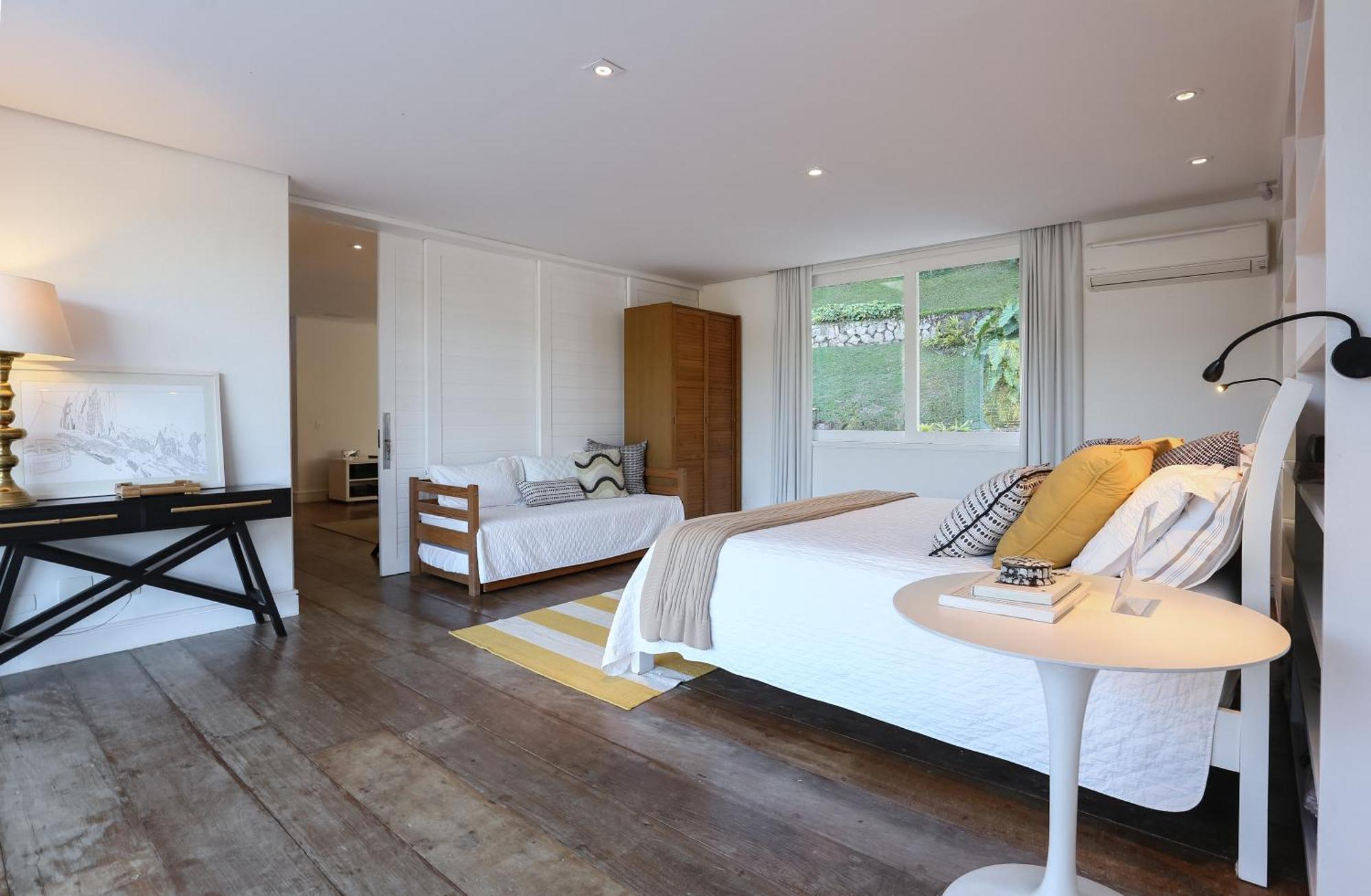 Tropical Contemporary Suites Парати Экстерьер фото